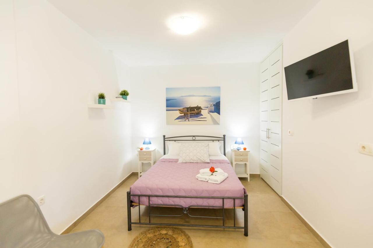 Emporio  Sunrise Apartment Santorini מראה חיצוני תמונה